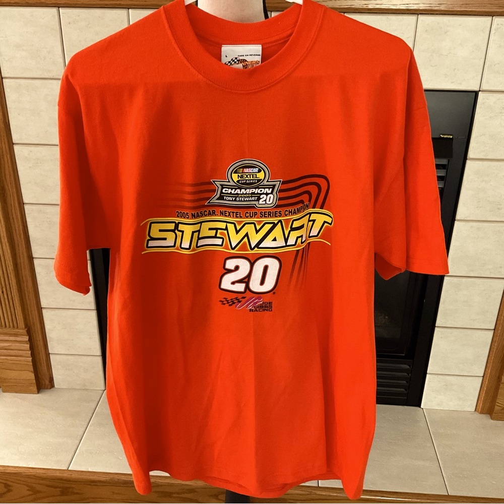 NWT 2005 Tony Stewart Nascar T-Shirt, Men’s Sz L